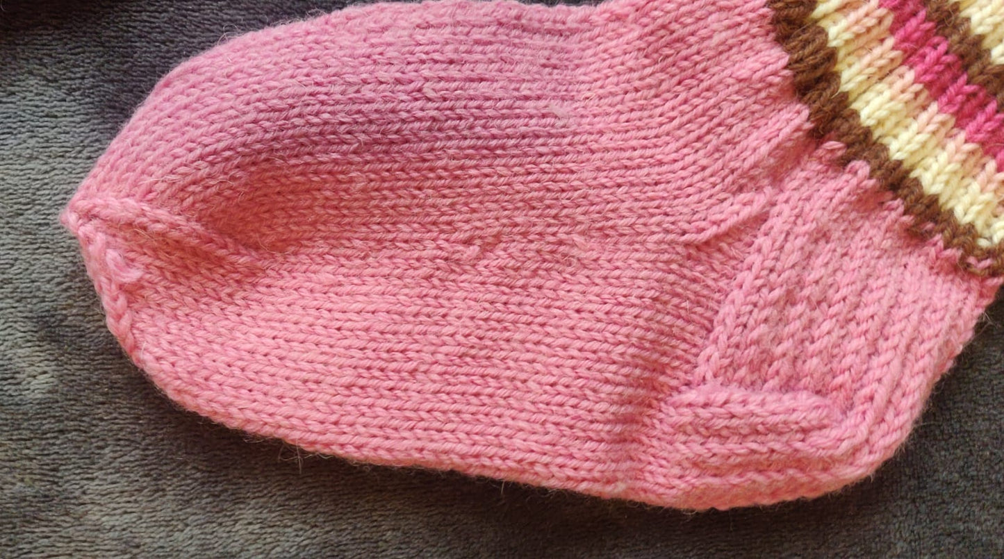 Vaalenpunaiset villasukat