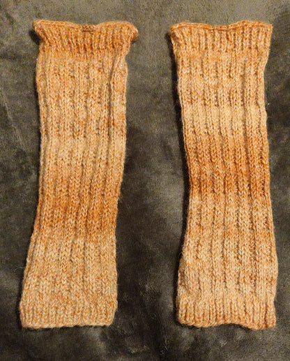 Vaaleanruskeat säärystimet