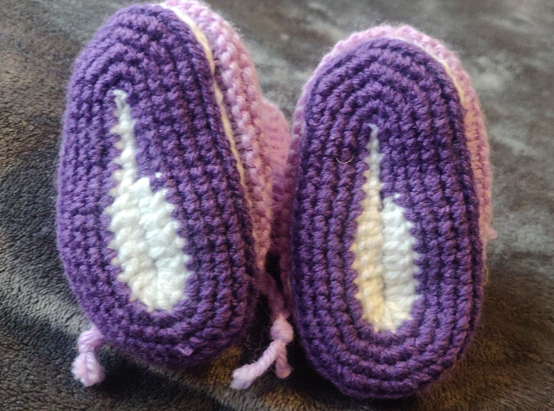 Baby_pink_socks_easy_to walk